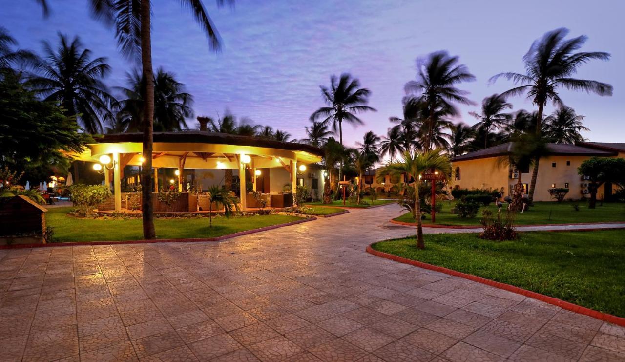 Ocean Bay Hotel & Resort Bakau Exterior foto